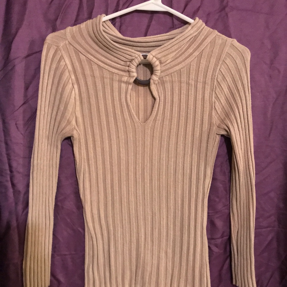 10 red longsleeve keyhole front blouse